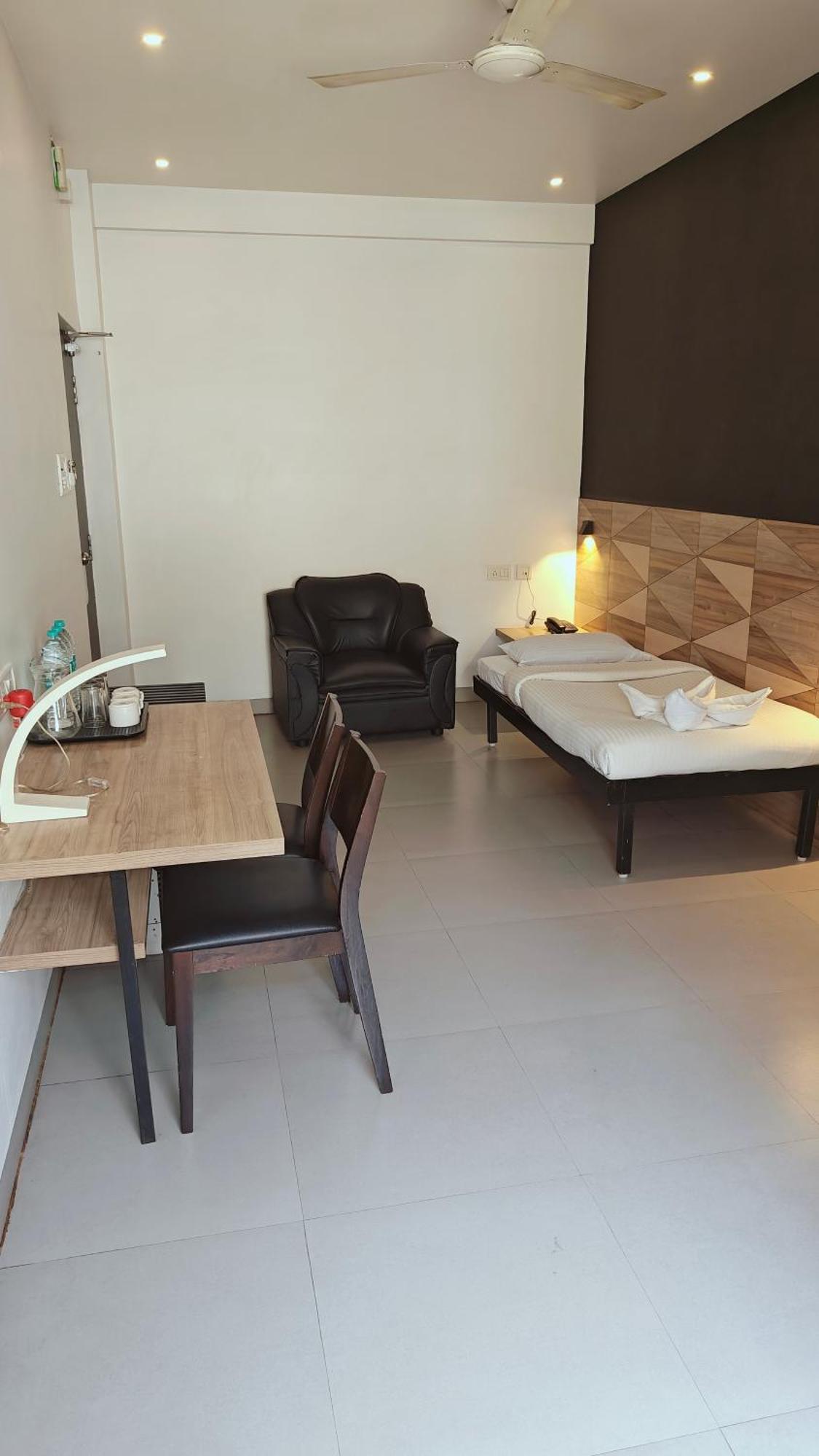 Angson Apartment Madras Buitenkant foto