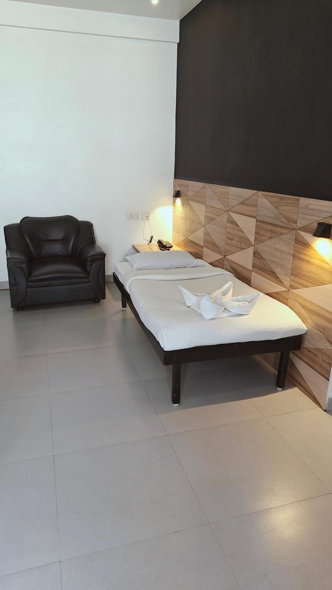 Angson Apartment Madras Buitenkant foto