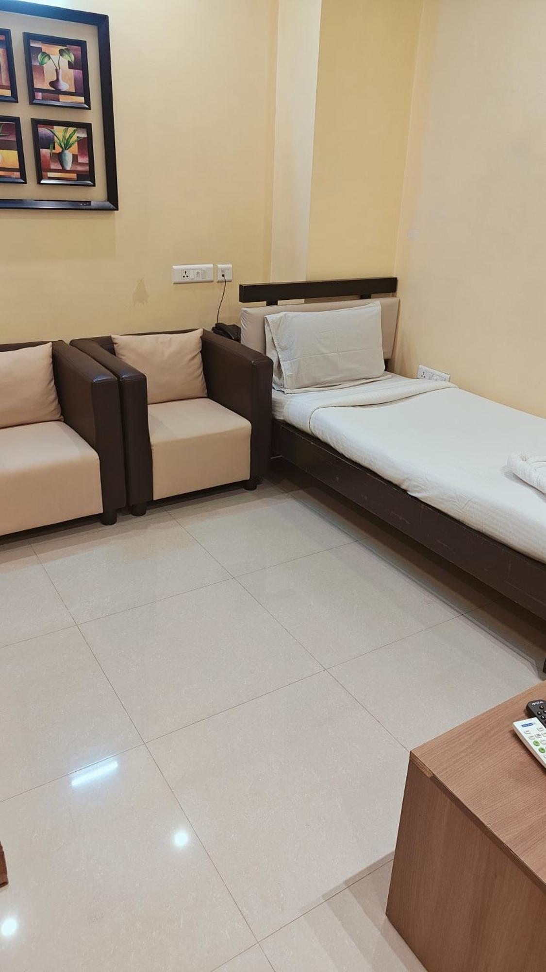 Angson Apartment Madras Buitenkant foto